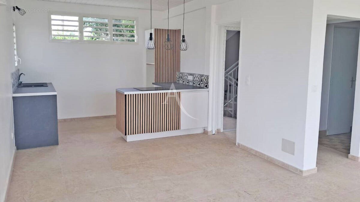 Maison à vendre, 250m², Le Lamentin