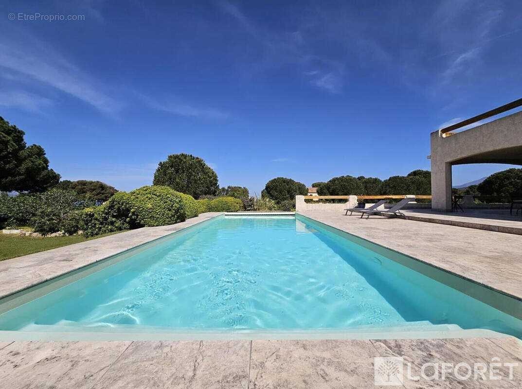Maison à vendre, 265m², Saint-Florent