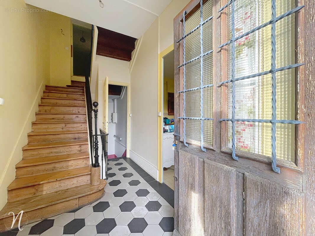 Maison à vendre, 171m², Saint-Genis-Laval