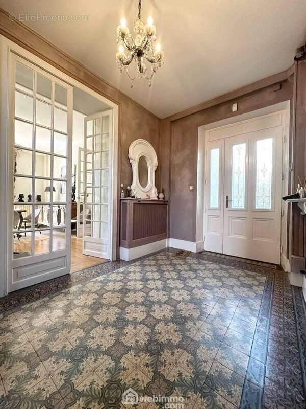 Maison à vendre, 341m², Laon