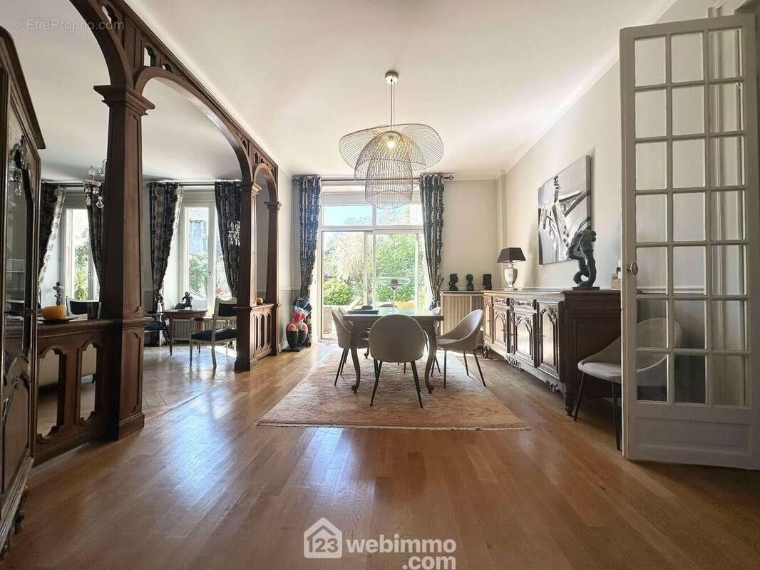 Maison à vendre, 341m², Laon