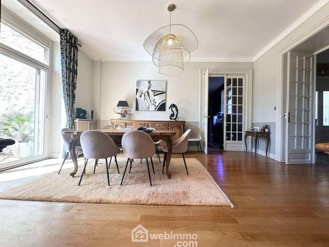 Maison à vendre, 341m², Laon