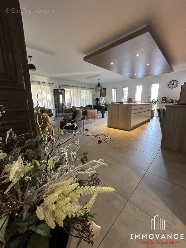 Appartement à vendre, 141m², Alès