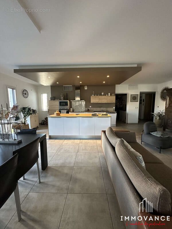 Appartement à vendre, 141m², Alès