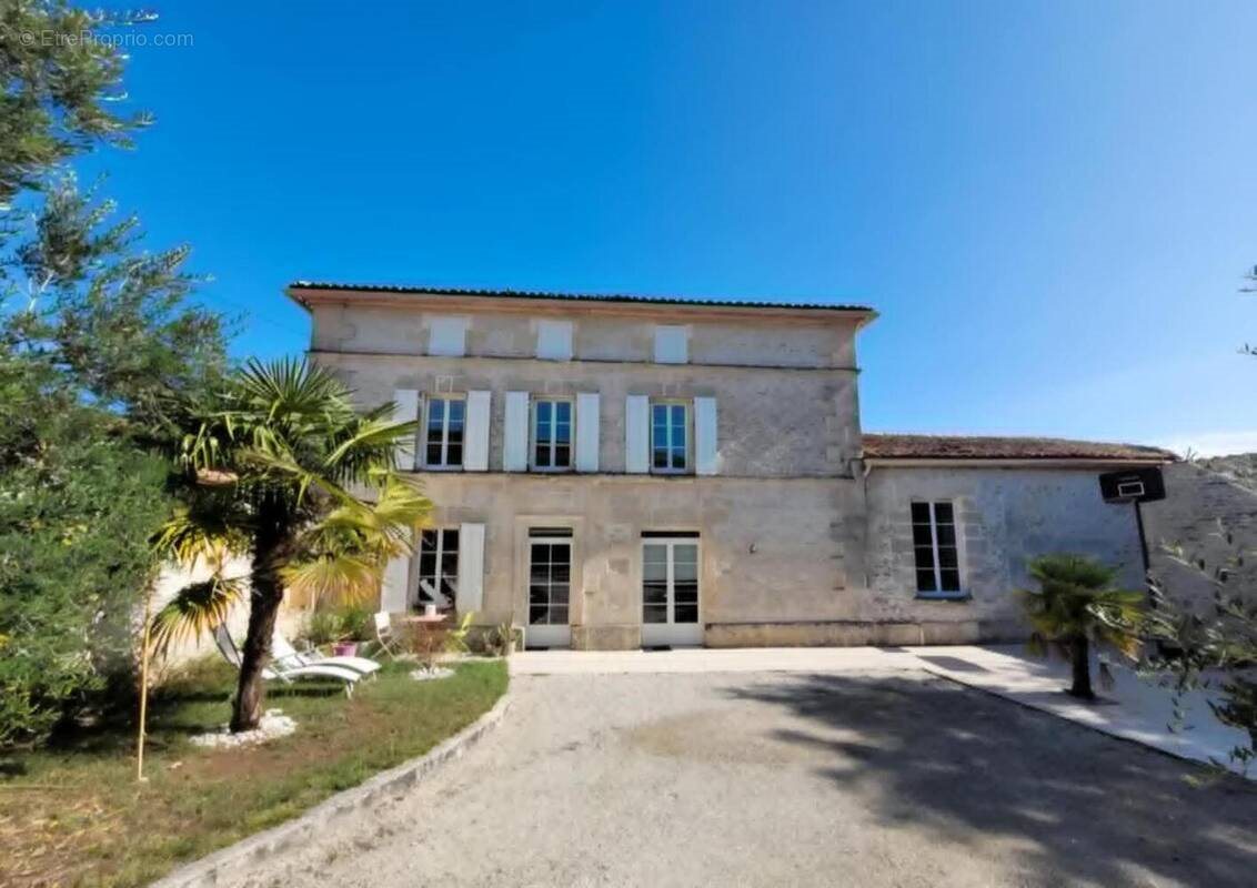 Maison à vendre, 300m², Asnières-sur-Nouère