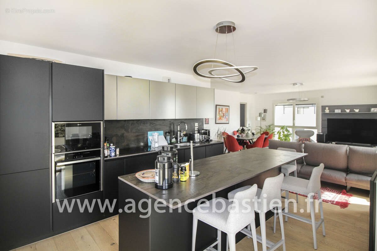 Appartement à vendre, 131m², Ferney-Voltaire