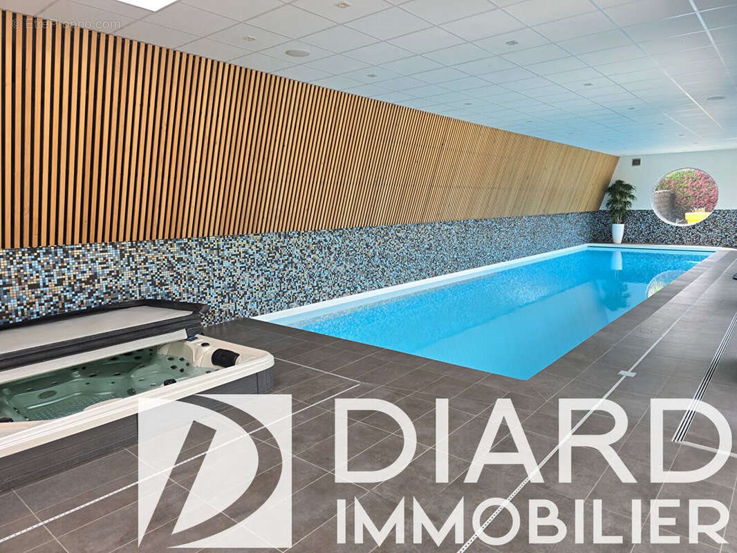 Maison à vendre, 305m², Vitré