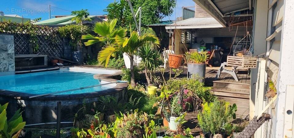 Maison à vendre, 124m², Sainte-Suzanne