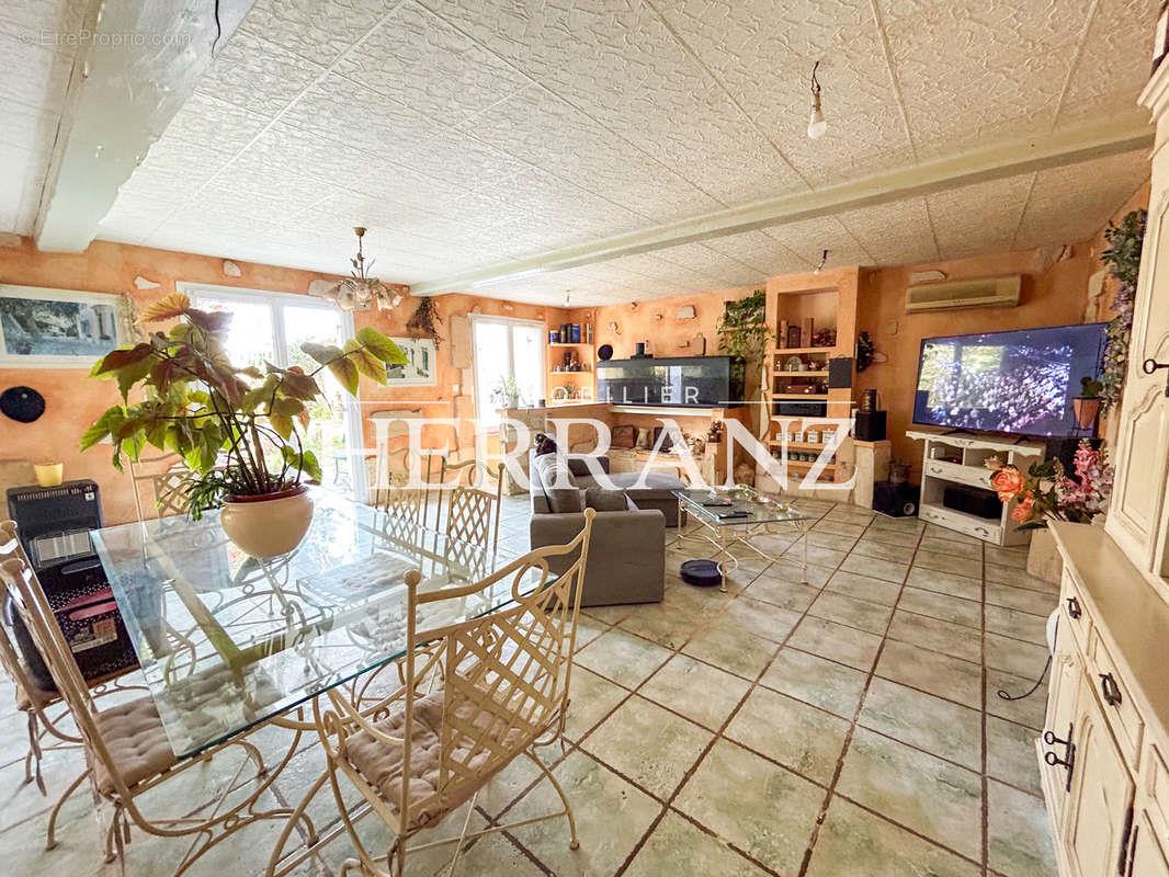 Maison à vendre, 160m², Abzac