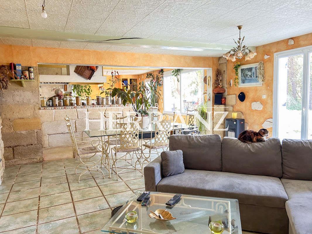 Maison à vendre, 160m², Abzac