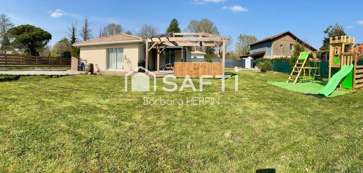 Maison à vendre, 90m², Salles