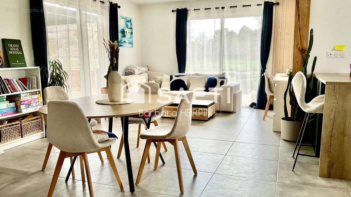 Maison à vendre, 90m², Salles