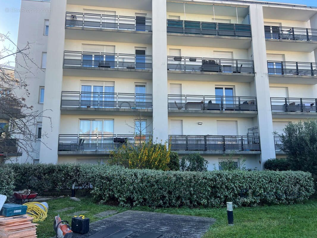 Appartement à vendre, 36m², Vénissieux