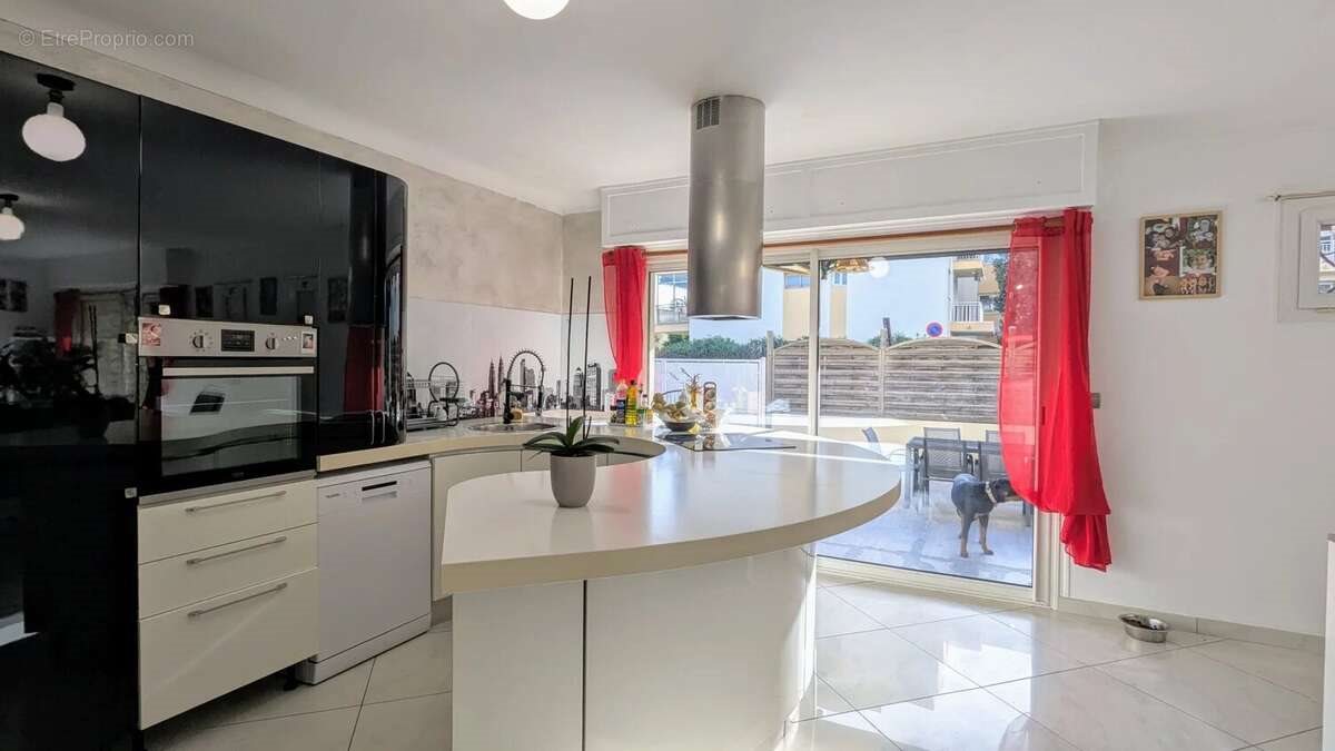 Appartement à vendre, 180m², Saint-Laurent-du-Var