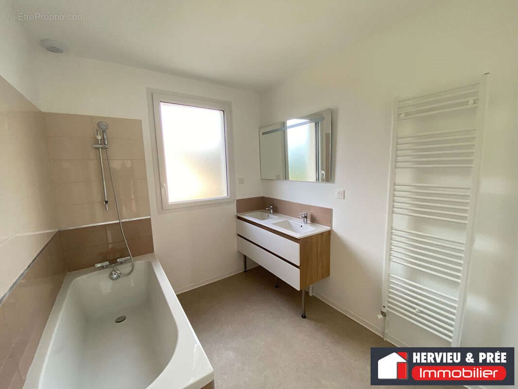 Maison à vendre, 110m², Saint-Aubin-d'Arquenay