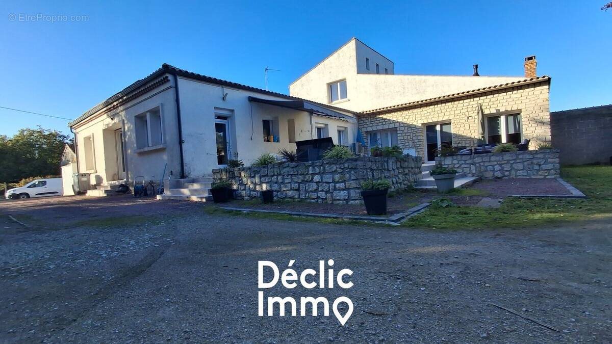 Maison à vendre, 240m², Pont-l'Abbé-d'Arnoult