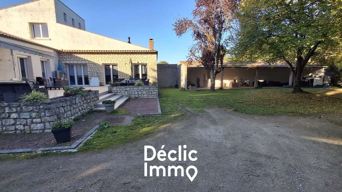 Maison à vendre, 240m², Pont-l'Abbé-d'Arnoult