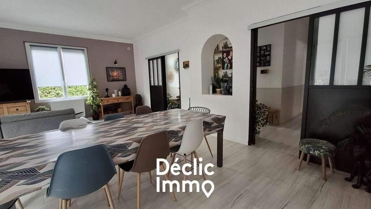 Maison à vendre, 240m², Pont-l'Abbé-d'Arnoult