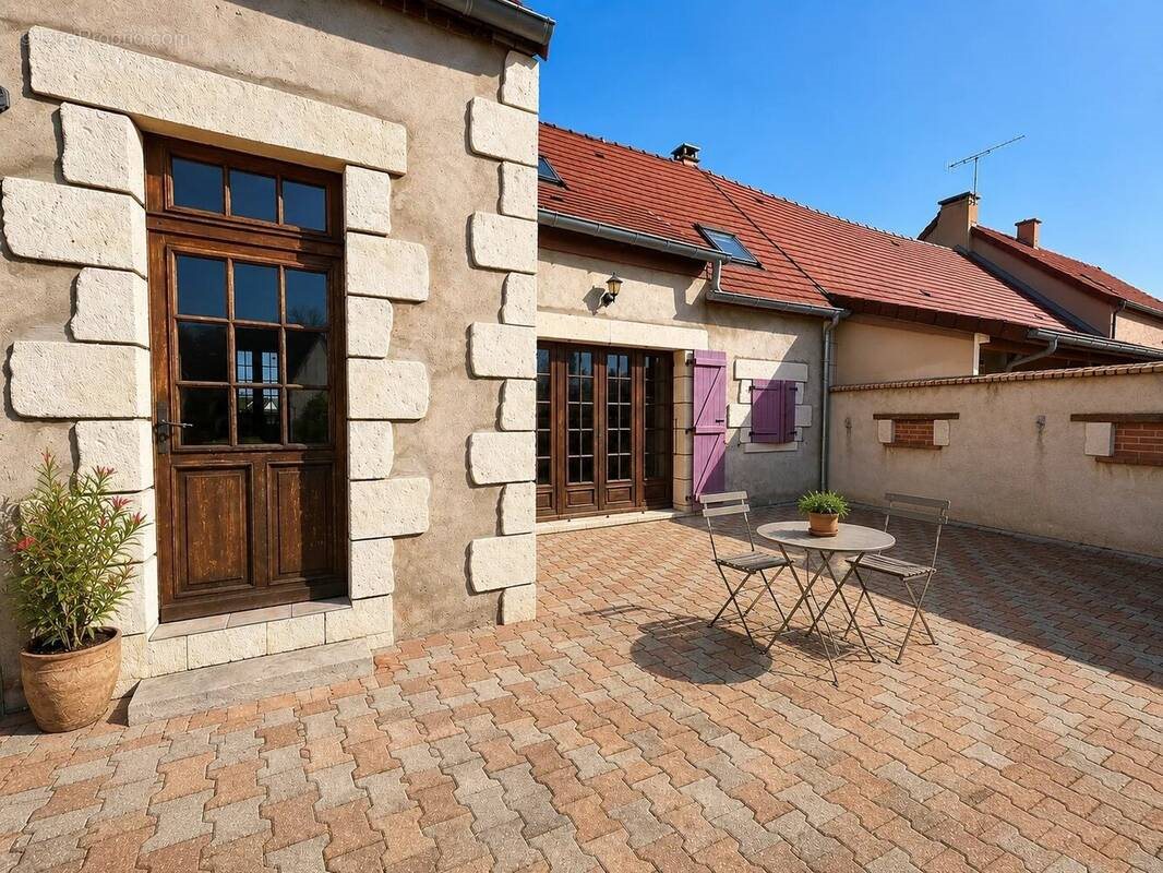 Maison à vendre, 185m², Paray-sous-Briailles