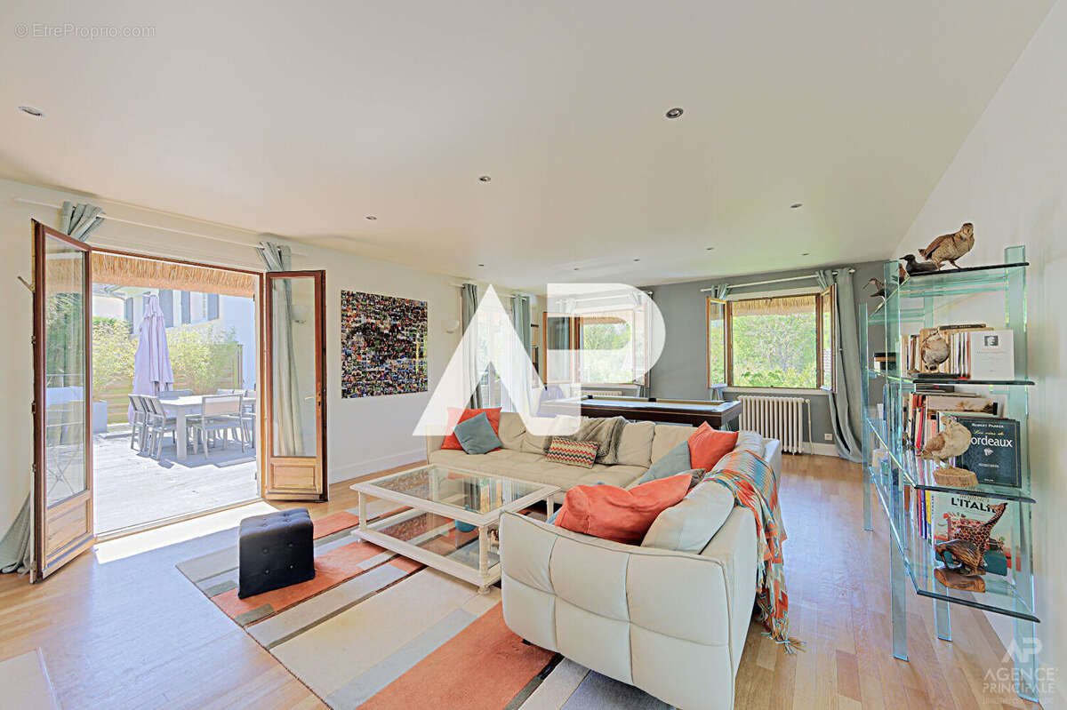 Maison à vendre, 270m², Rueil-Malmaison