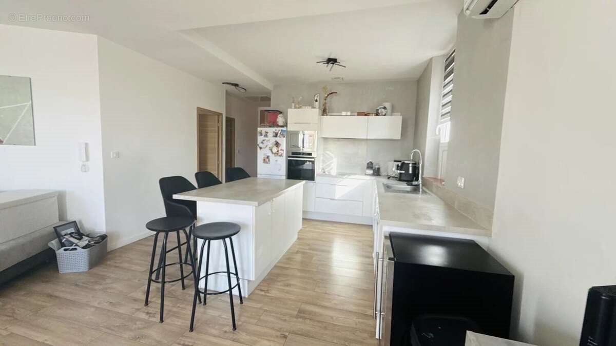 Appartement à vendre, 66m², Pourrières