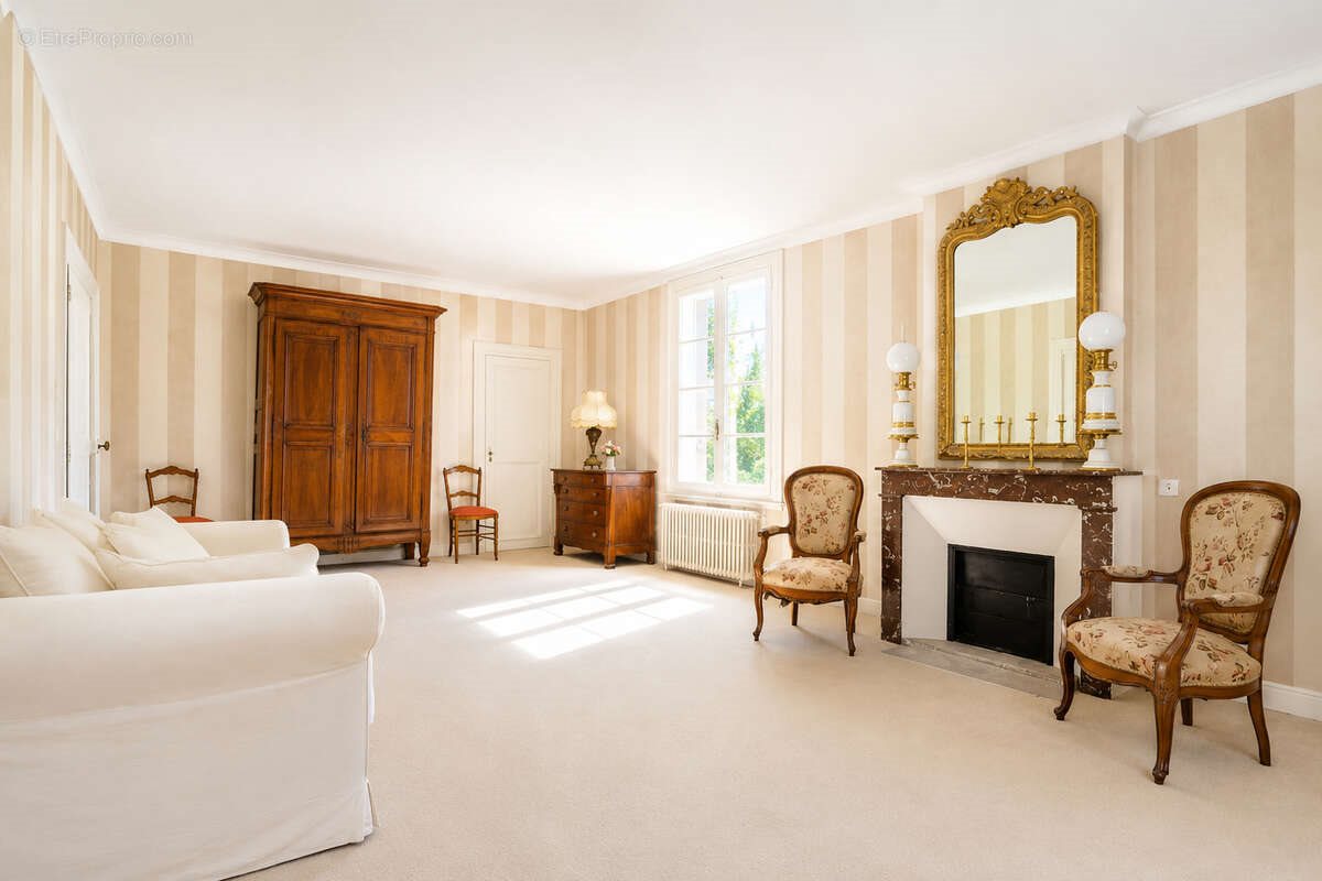 Maison à vendre, 237m², Sainte-Croix-de-Quintillargues