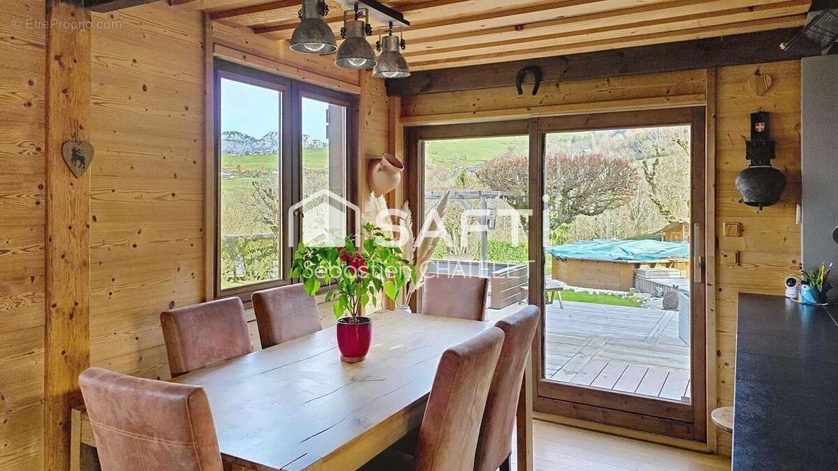 Maison à vendre, 186m², Saint-Eustache