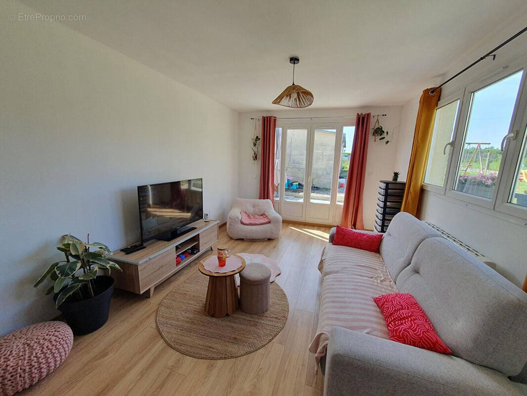 Maison à vendre, 85m², Thenelles