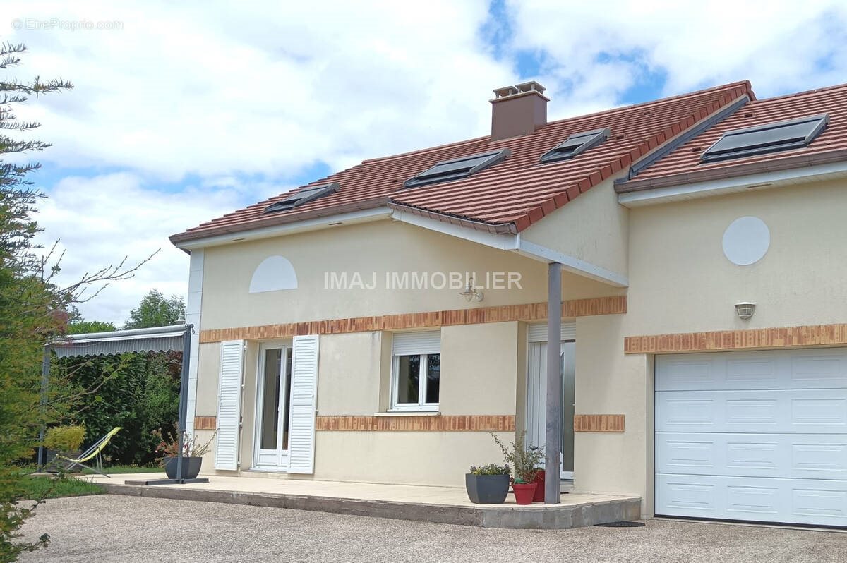 Maison à vendre, 280m², Vittel