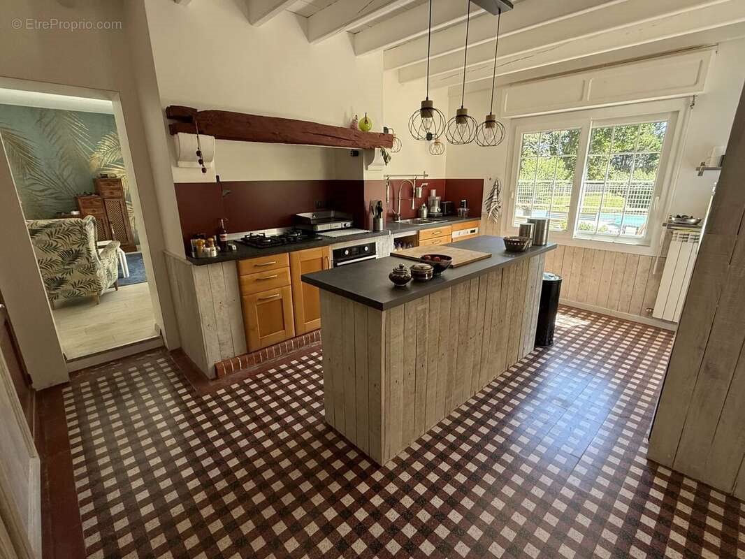 Maison à vendre, 169m², Panjas