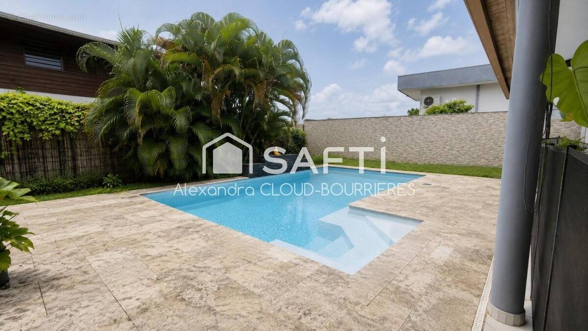 Maison à vendre, 127m², Kourou