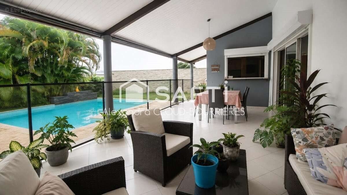 Maison à vendre, 127m², Kourou