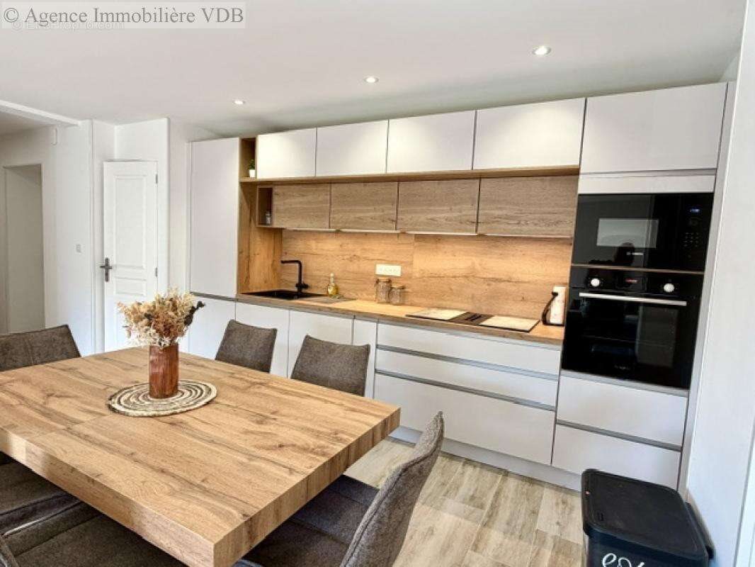 Appartement à vendre, 75m², Lay-Saint-Christophe