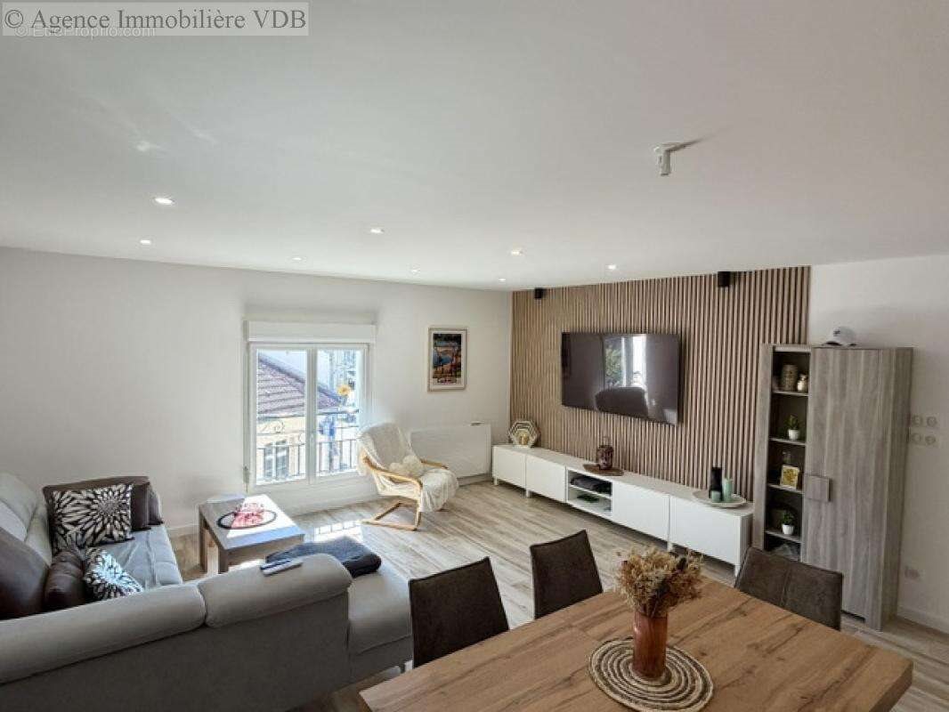Appartement à vendre, 75m², Lay-Saint-Christophe