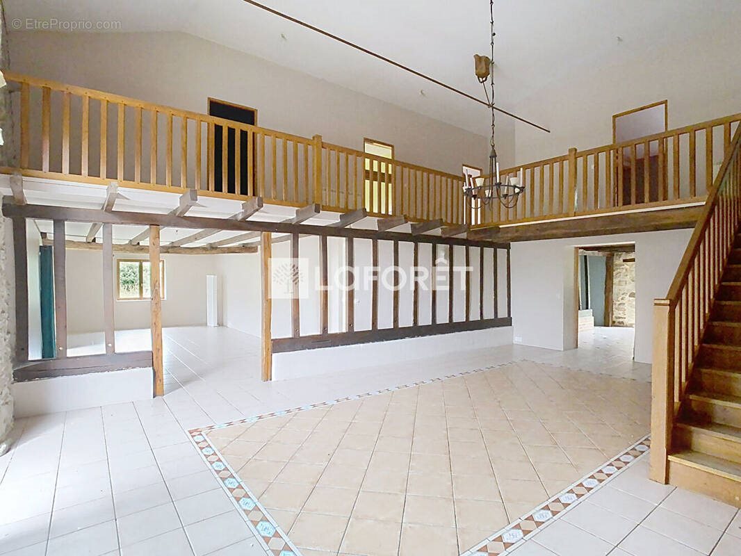 Maison à vendre, 316m², Saint-Auvent