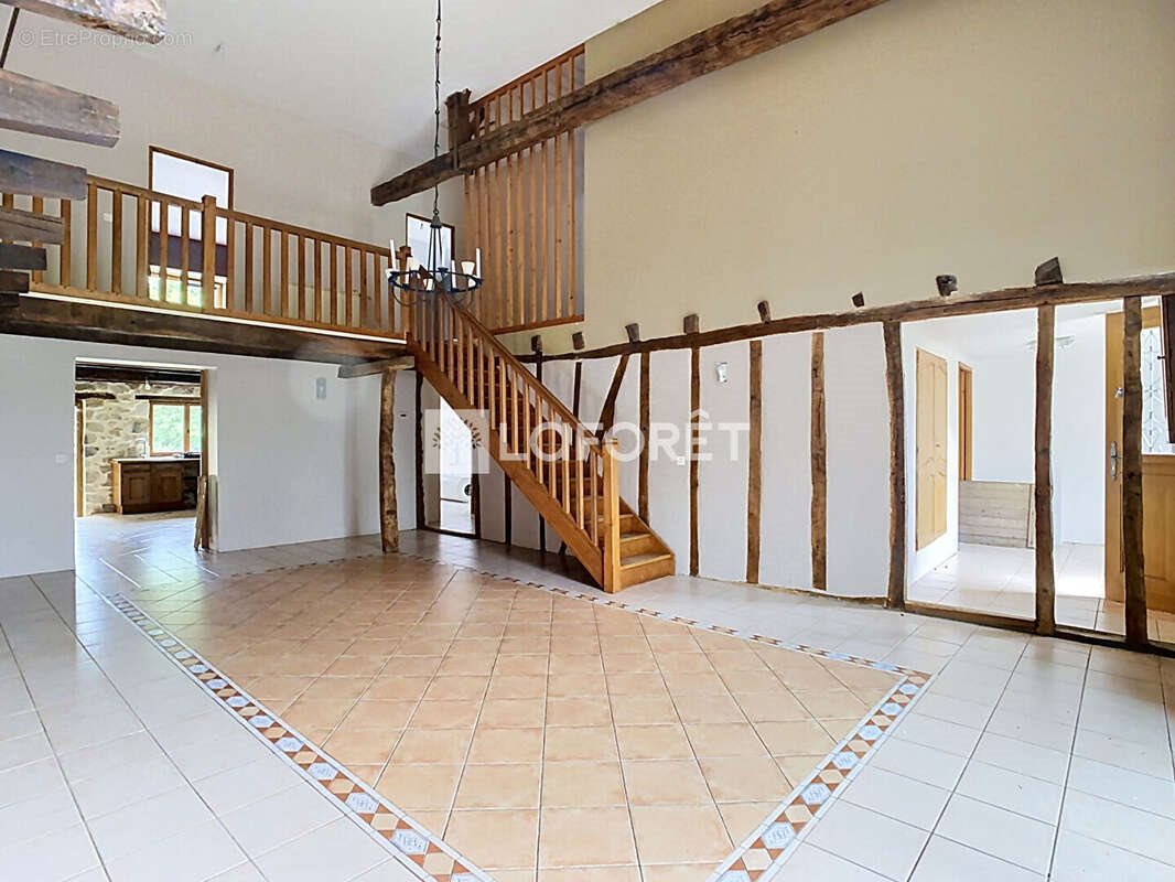 Maison à vendre, 316m², Saint-Auvent
