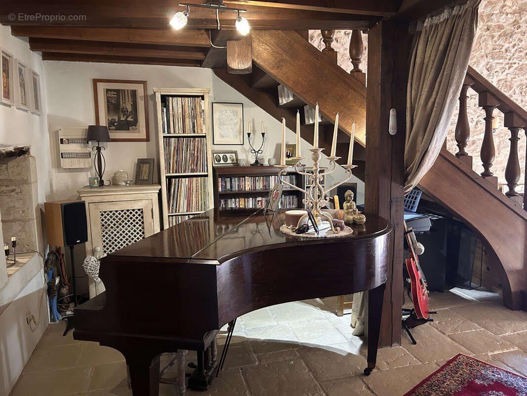Maison à vendre, 385m², Saint-Rémy-sur-Creuse