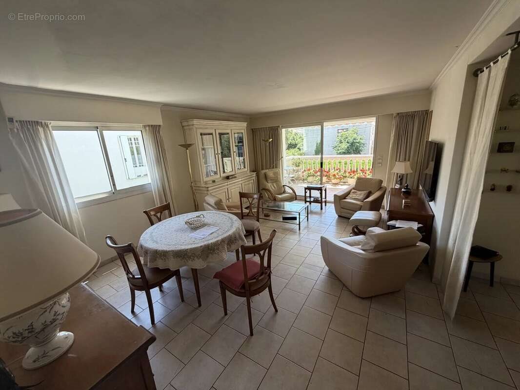 Appartement à vendre, 67m², Antibes