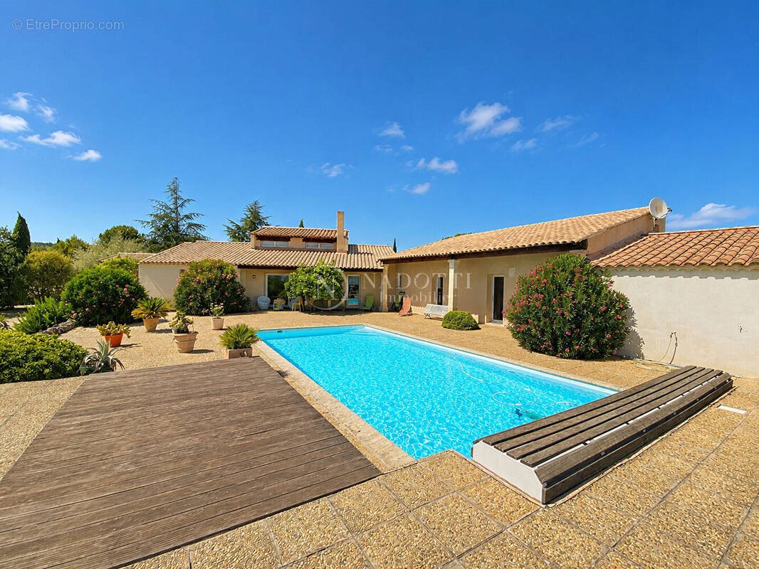 Maison à vendre, 250m², Cabrières-d'Avignon