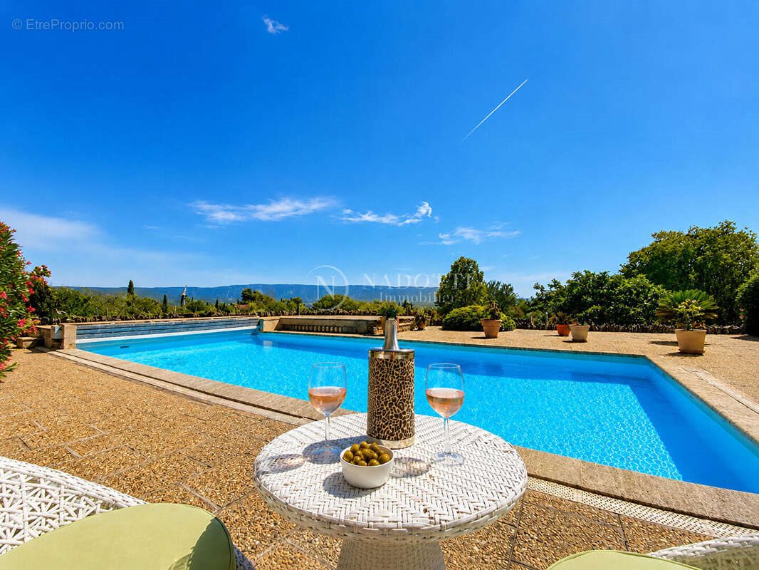 Maison à vendre, 250m², Cabrières-d'Avignon