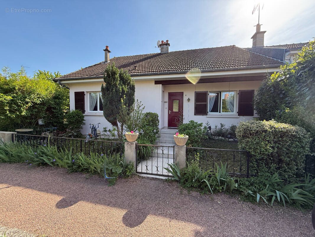 Maison à vendre, 137m², Cusset
