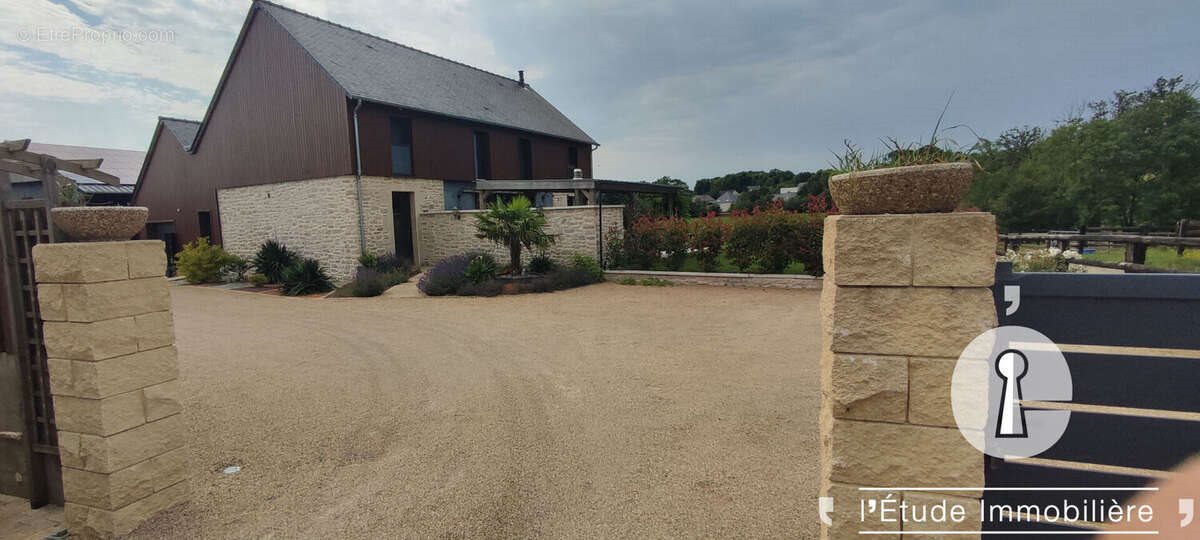 Maison à vendre, 189m², Saint-Ouën-des-Toits