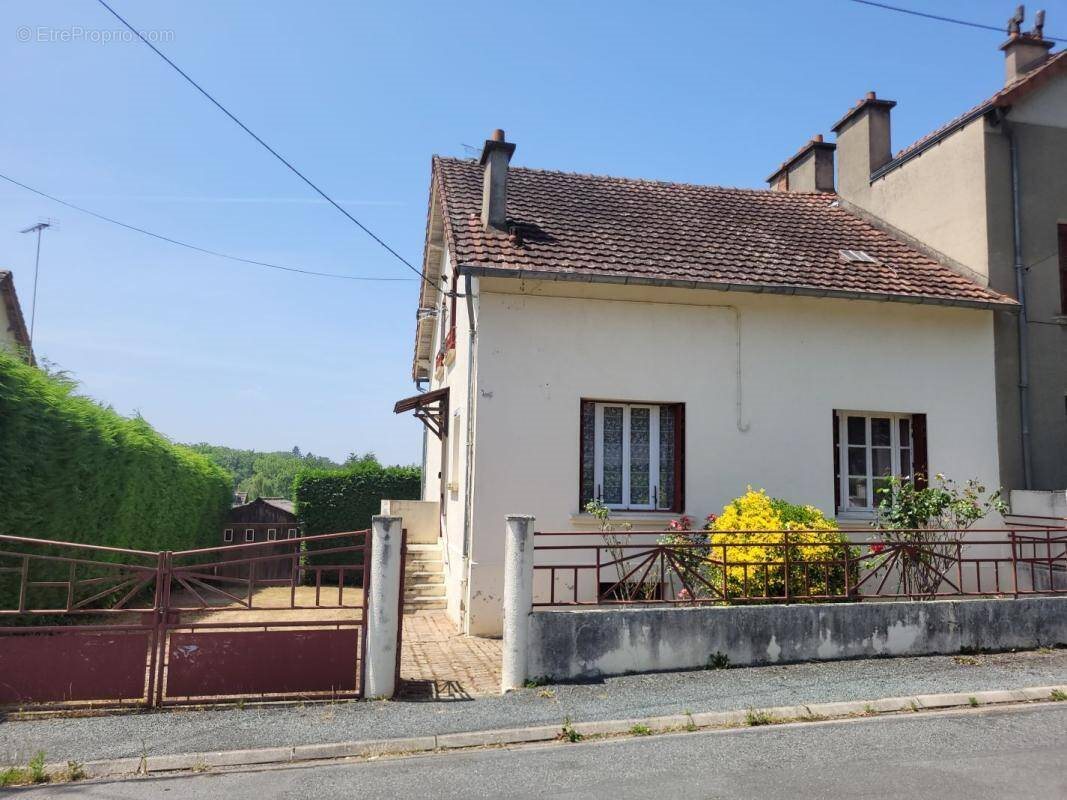 Maison à vendre, 109m², Boussac