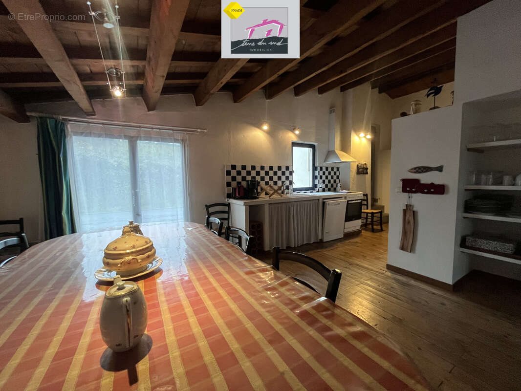 Maison à vendre, 164m², Cascastel-des-Corbières