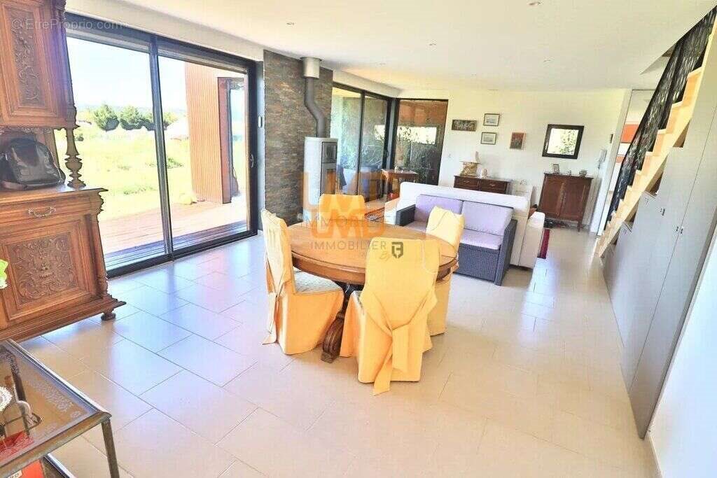 Maison à vendre, 92m², Tavernes