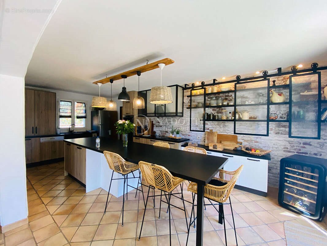 Maison à vendre, 185m², Cheval-Blanc