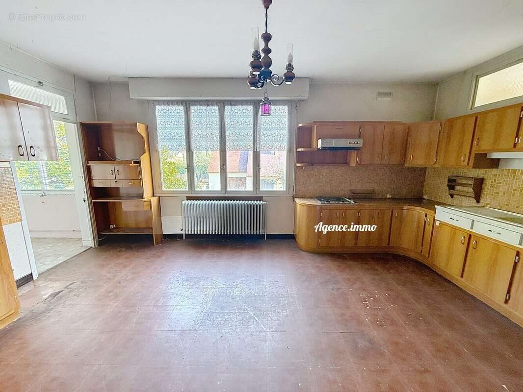 Maison à vendre, 143m², Nazelles-Négron