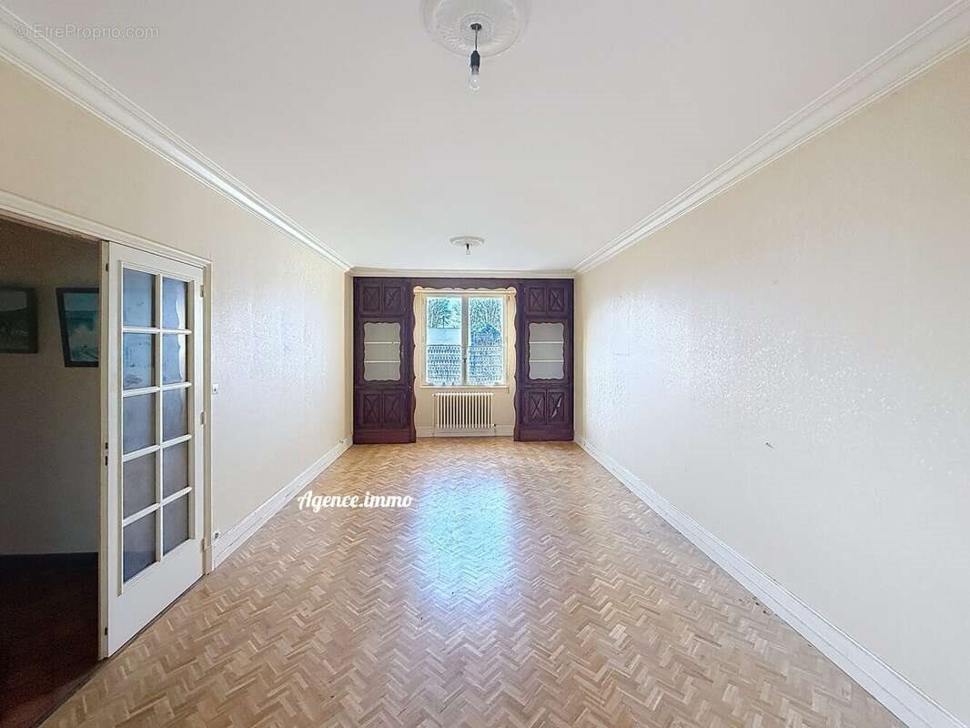 Maison à vendre, 143m², Nazelles-Négron
