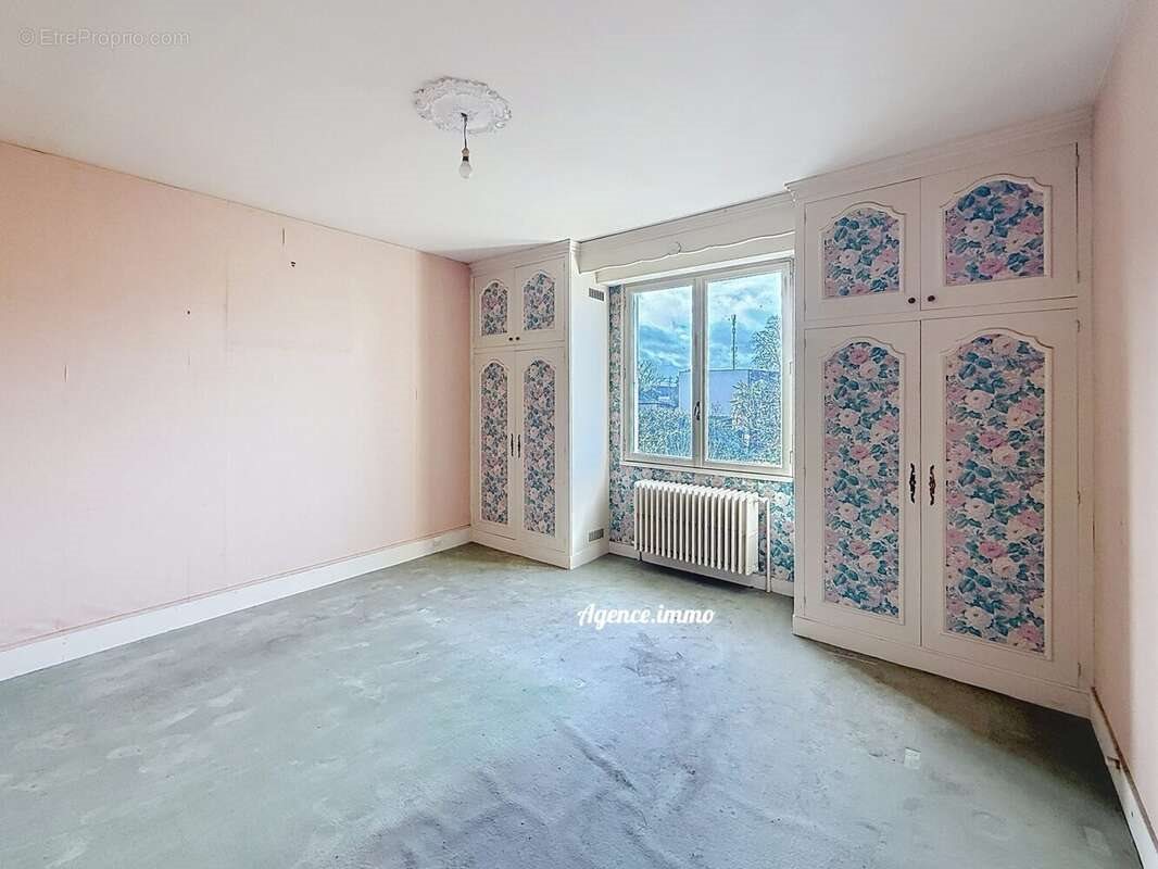 Maison à vendre, 143m², Nazelles-Négron