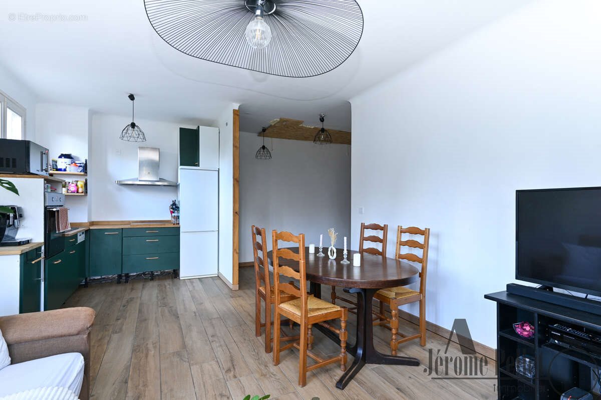 Maison à vendre, 79m², Communay